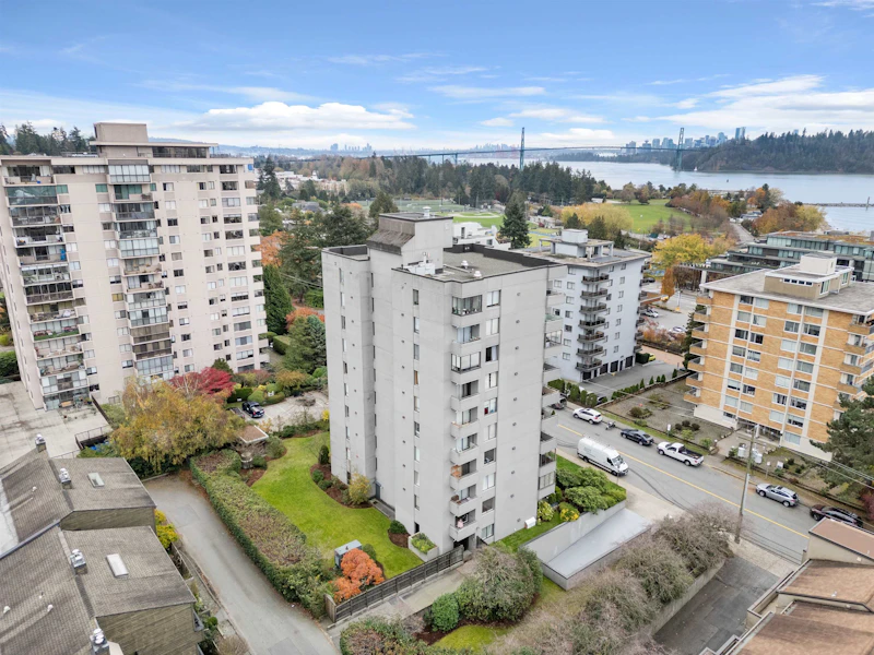 203 - 1341 Clyde Avenue, West Vancouver BC V7T 1E8