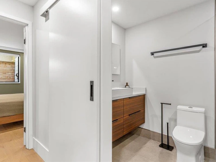 101-710 E 6th Avenue, Vancouver, BC, V5T 1L5 - 17