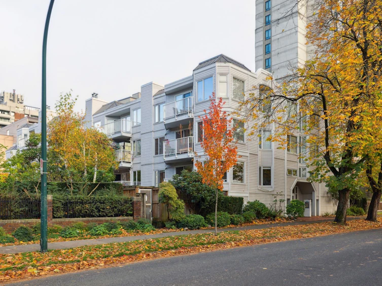 201-1147 Nelson Street, Vancouver, BC, V6E 1J3