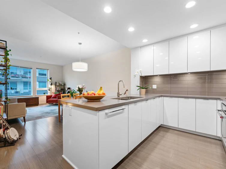 410-255 W 1st Street, North Vancouver, BC, V7M 3G8 - 3