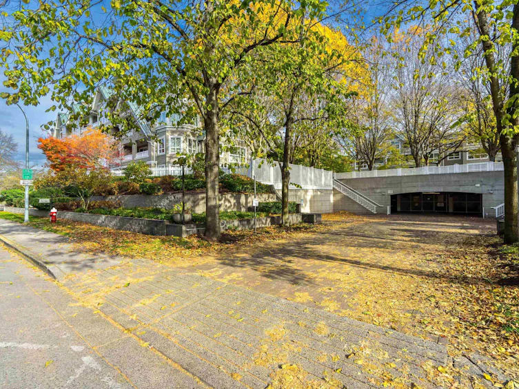 312-5500 Lynas Lane, Richmond, BC, V7C 5R5 - 3