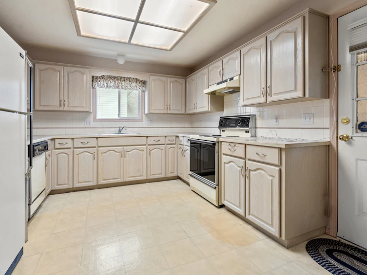 14101 84 Avenue, Surrey, BC, V3W 0V5 - 11
