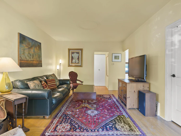 3256 E Georgia Street, Vancouver, BC, V5K 2L3 - 4