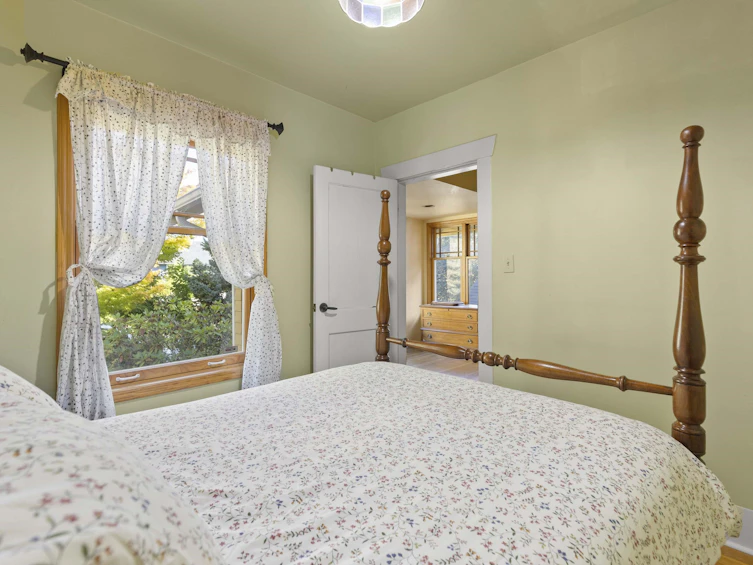 3256 E Georgia Street, Vancouver, BC, V5K 2L3 - 16