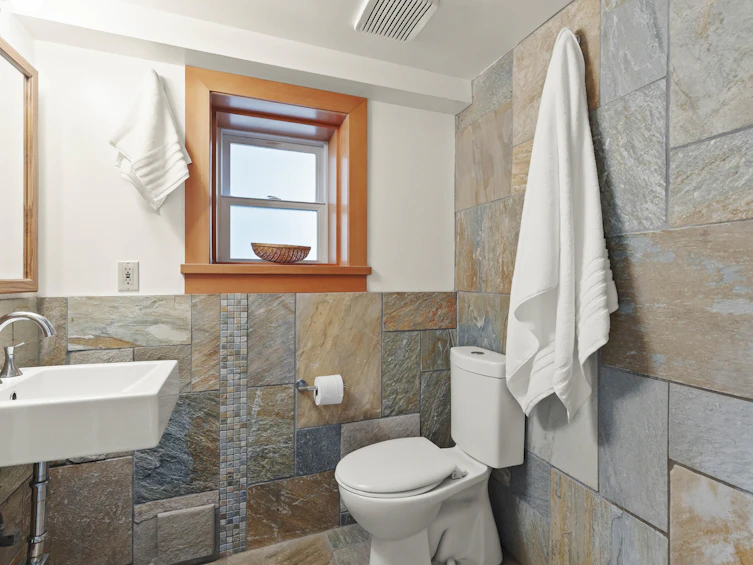 3256 E Georgia Street, Vancouver, BC, V5K 2L3 - 21