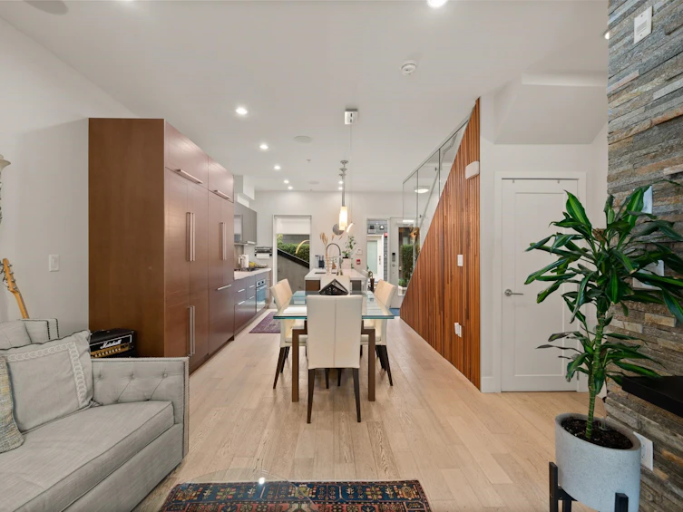 631 Victoria Drive, Vancouver, BC, V5L 0C3 - 5