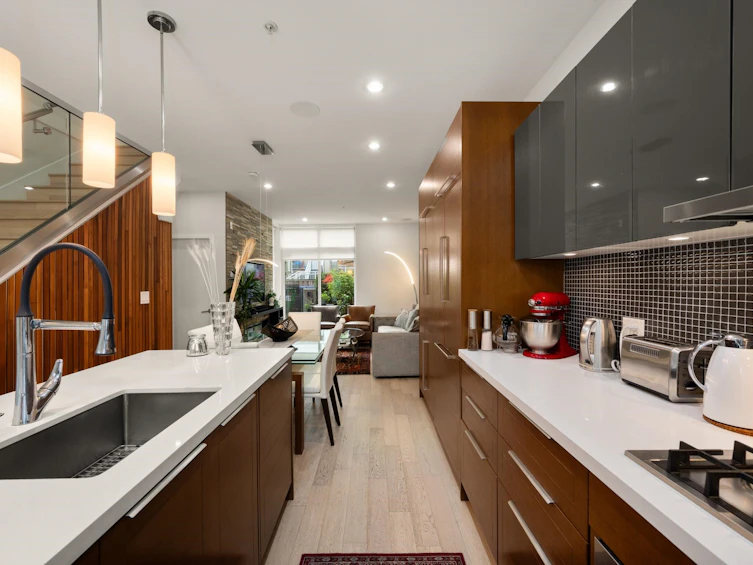 631 Victoria Drive, Vancouver, BC, V5L 0C3 - 16