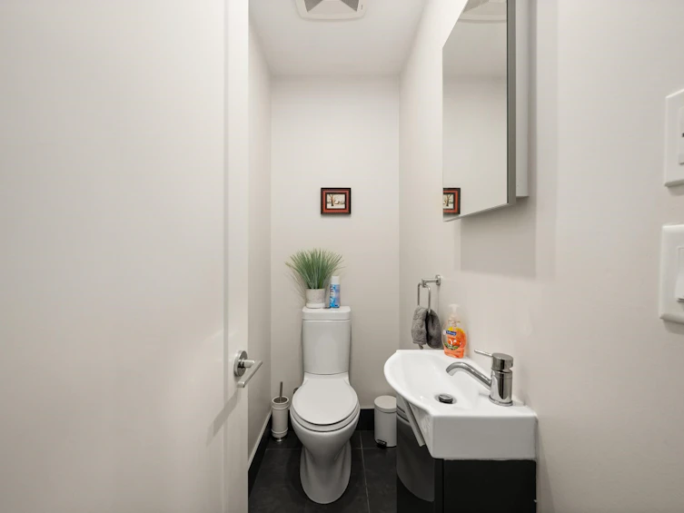 631 Victoria Drive, Vancouver, BC, V5L 0C3 - 17