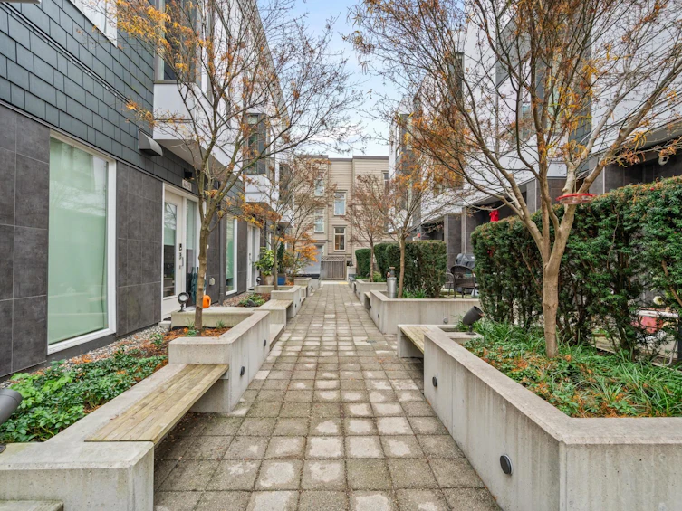 631 Victoria Drive, Vancouver, BC, V5L 0C3 - 30