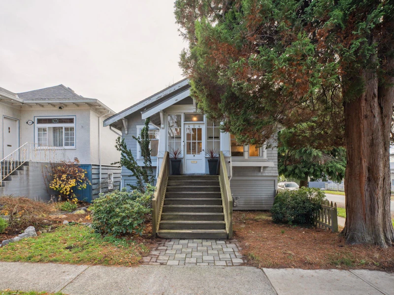 404 E 46th Avenue, Vancouver BC V5W 1Z9