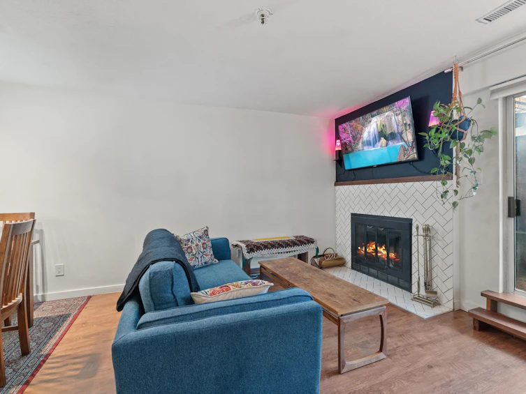 104-2333 Eton Street, Vancouver, BC, V5L 1E2 - 4