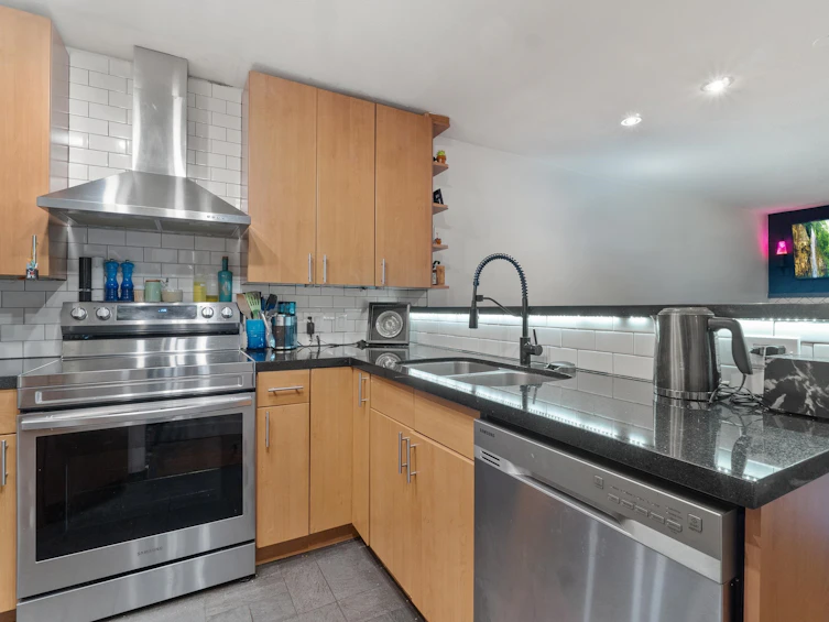 104-2333 Eton Street, Vancouver, BC, V5L 1E2 - 5