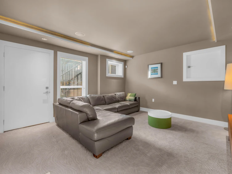 3950 Eton Street, Burnaby, BC, V5C 1J5 - 32