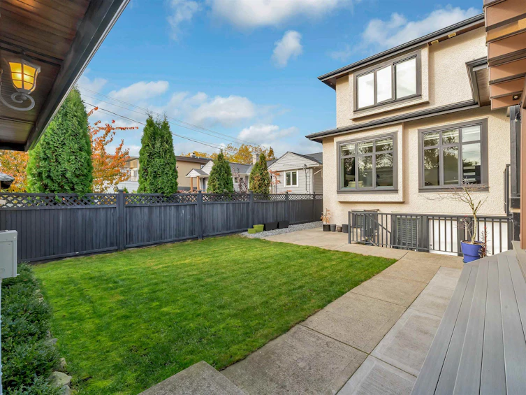 3950 Eton Street, Burnaby, BC, V5C 1J5 - 36