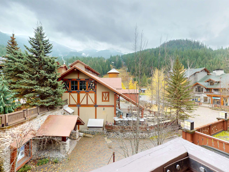 305C-2036 London Lane, Whistler, BC, V8E 0N7 - 14