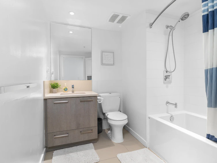 202-983 E Hastings Street, Vancouver, BC, V6A 0G9 - 13