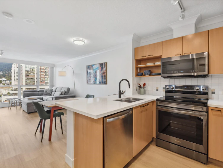 802-108 E 14th Street, North Vancouver, BC, V7L 2N3 - 5