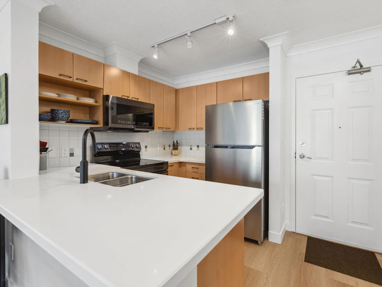 802-108 E 14th Street, North Vancouver, BC, V7L 2N3 - 7