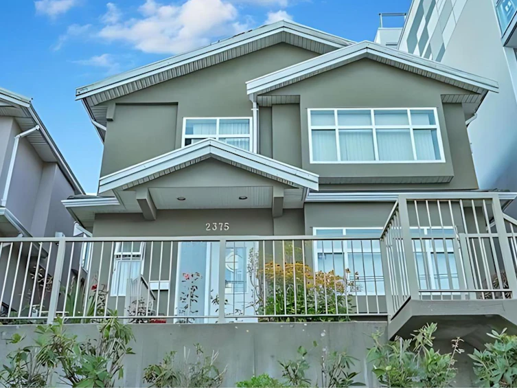 2375 Kingsway, Vancouver, BC, V5R 5G8