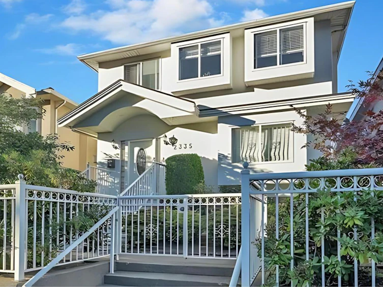2335 Kingsway, Vancouver, BC, V5R 5G8