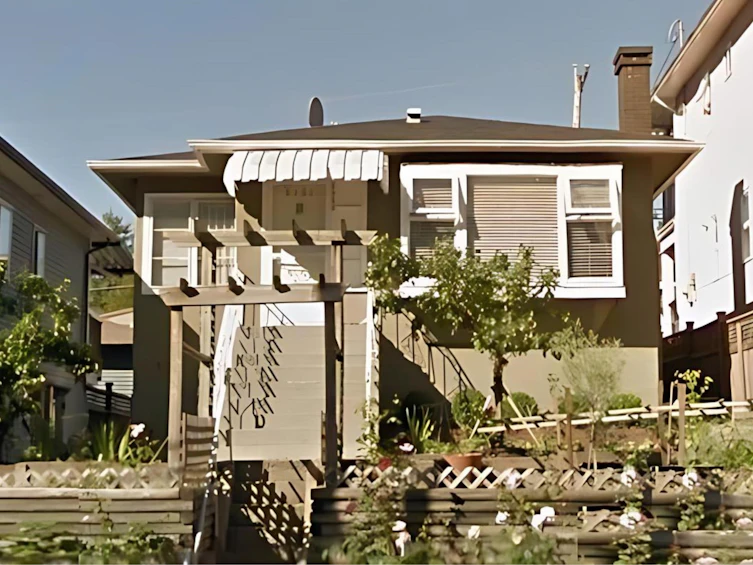 2353 Kingsway, Vancouver, BC, V5R 5G8