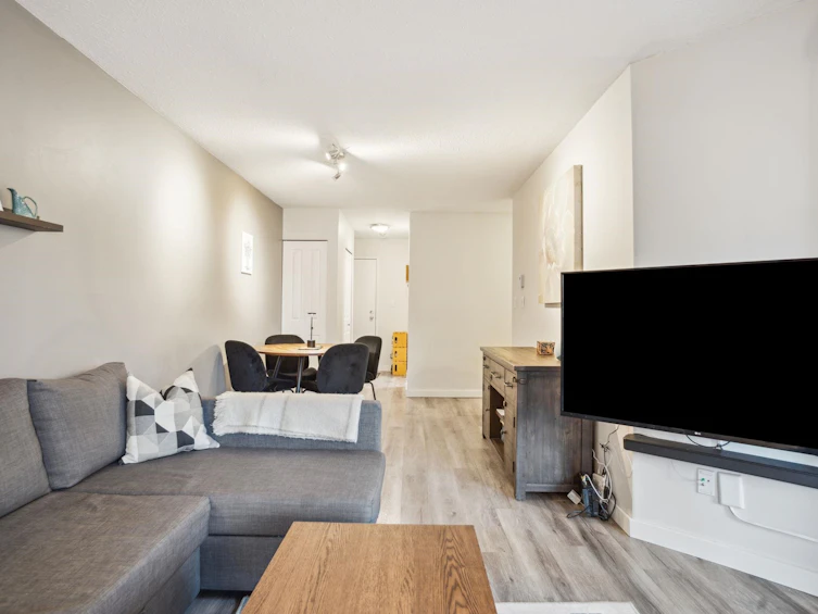102-1450 E 7 Avenue, Vancouver, BC, V5N 1R8 - 5