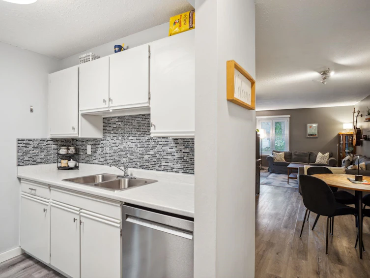 102-1450 E 7 Avenue, Vancouver, BC, V5N 1R8 - 7
