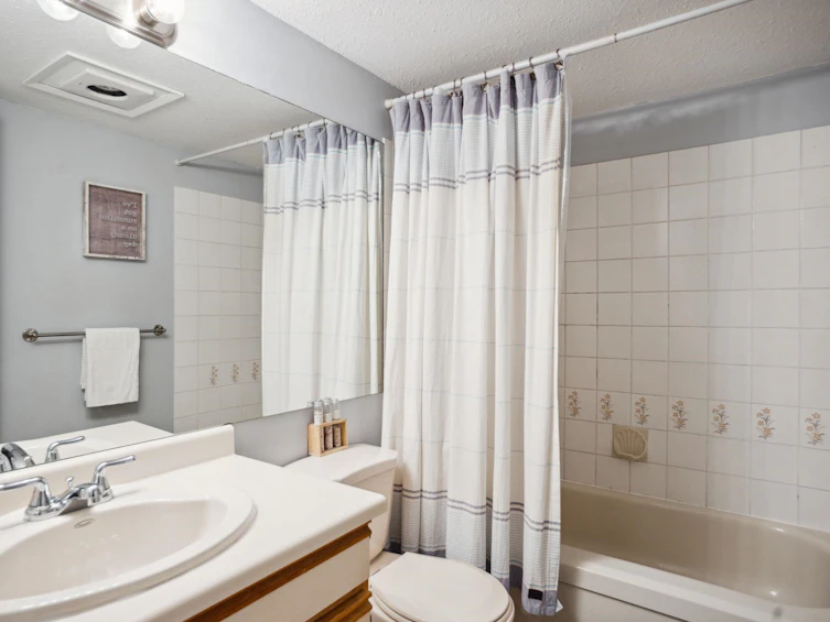 102-1450 E 7 Avenue, Vancouver, BC, V5N 1R8 - 12