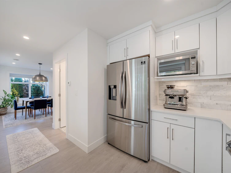 970 Rochester Avenue, Coquitlam, BC, V3K 2J3 - 11