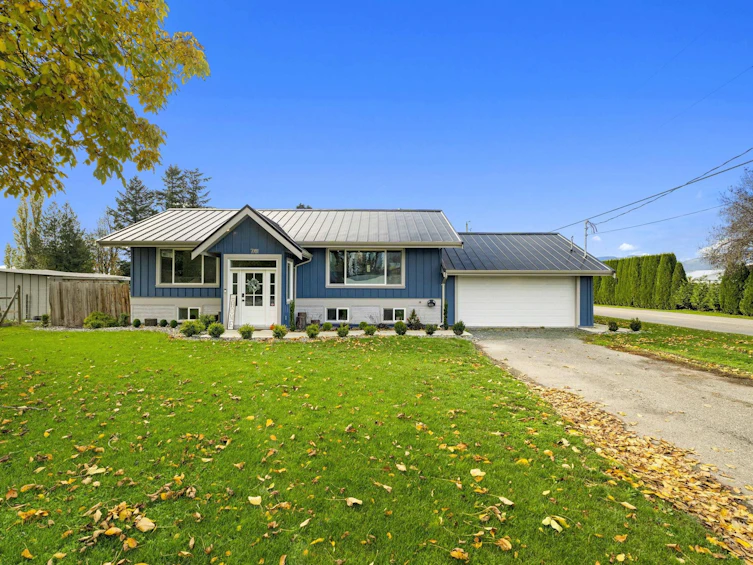 7081 Sumas Prairie Road, Chilliwack, BC, V2R 4K1 - 2