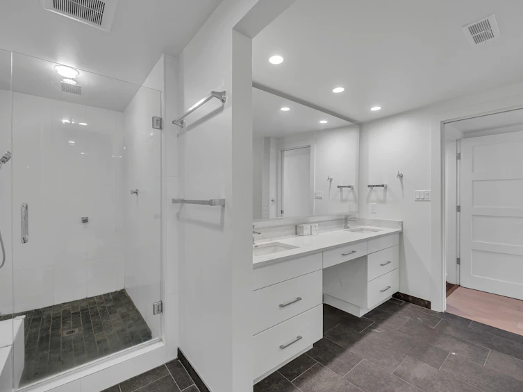 12943 14a Avenue, Surrey, BC, V4A 1H6 - 14