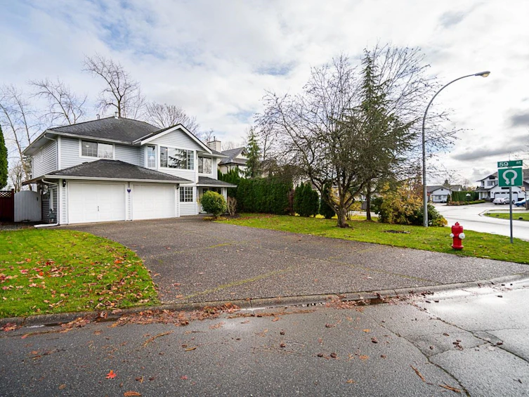 5922 186a Street, Surrey, BC, V3S 7Z9 - 2