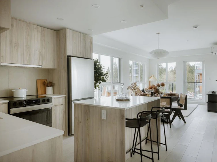 601-3594 Malsum Drive, North Vancouver, BC - 3
