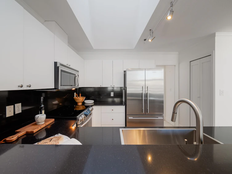 PH2-950 Bidwell Street, Vancouver, BC, V6G 2J9 - 6