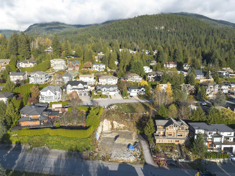 2015 Glacier View Drive, Squamish, BC, V8B 0G1 - 9