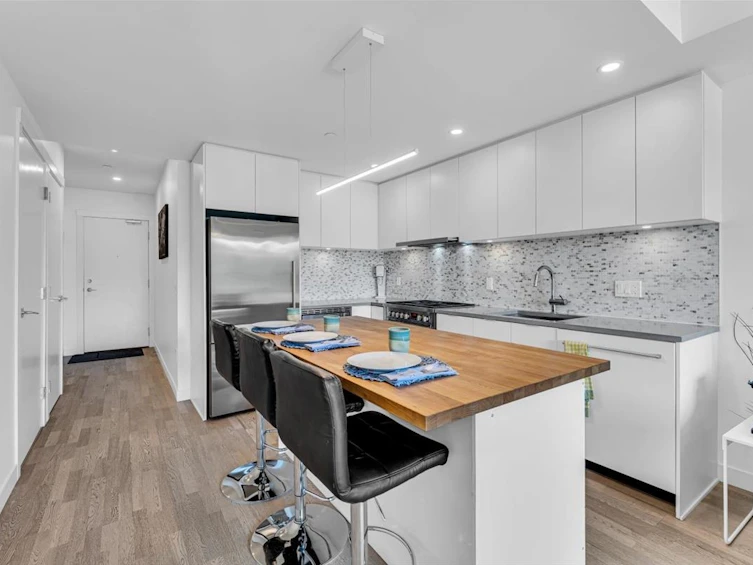 305-188 E 32nd Avenue, Vancouver, BC, V5V 2Y3 - 3