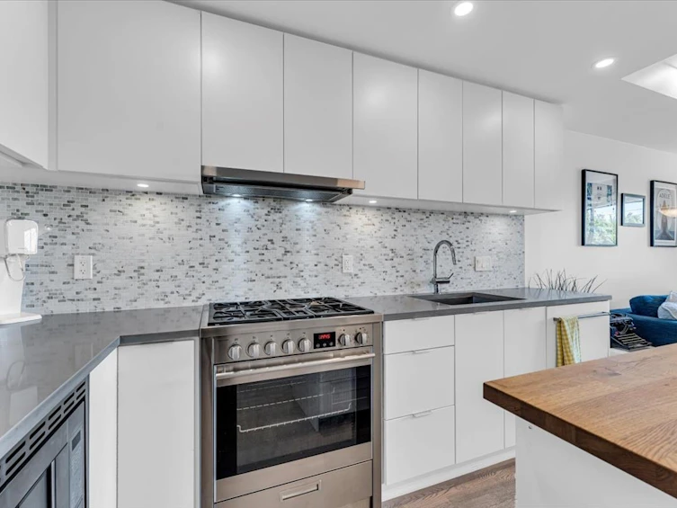 305-188 E 32nd Avenue, Vancouver, BC, V5V 2Y3 - 4