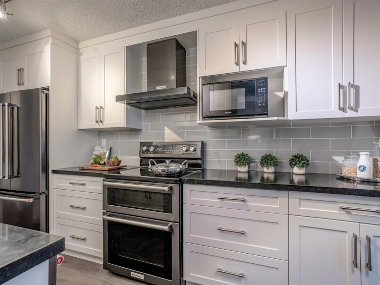 906-9541 Erickson Drive, Burnaby, BC, V3J 7N8 - 5