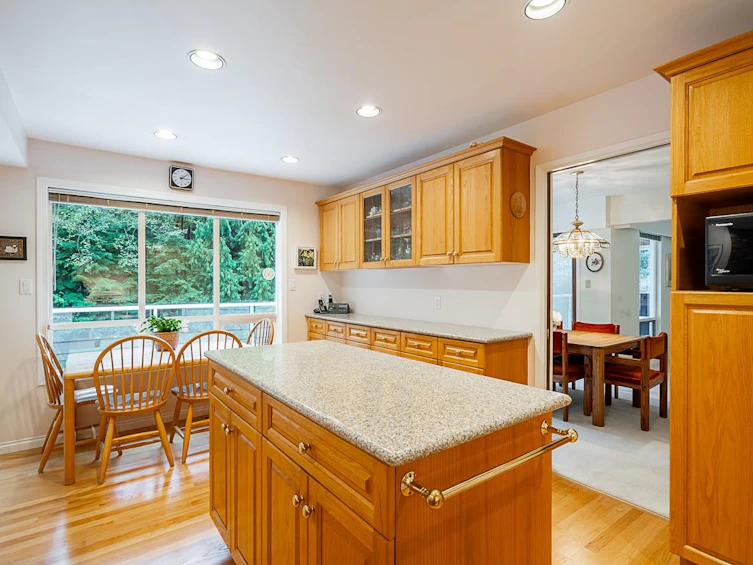 5199 Ranger Avenue, North Vancouver, BC, V7R 3M5 - 8