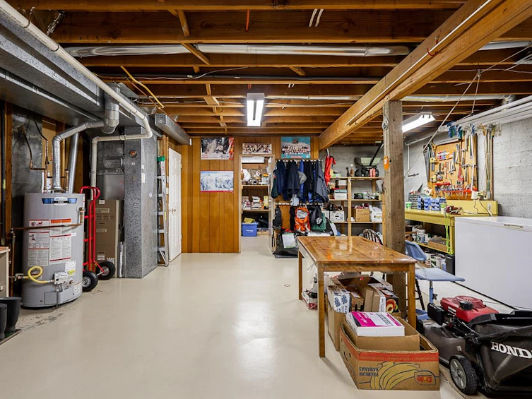 5199 Ranger Avenue, North Vancouver, BC, V7R 3M5 - 23