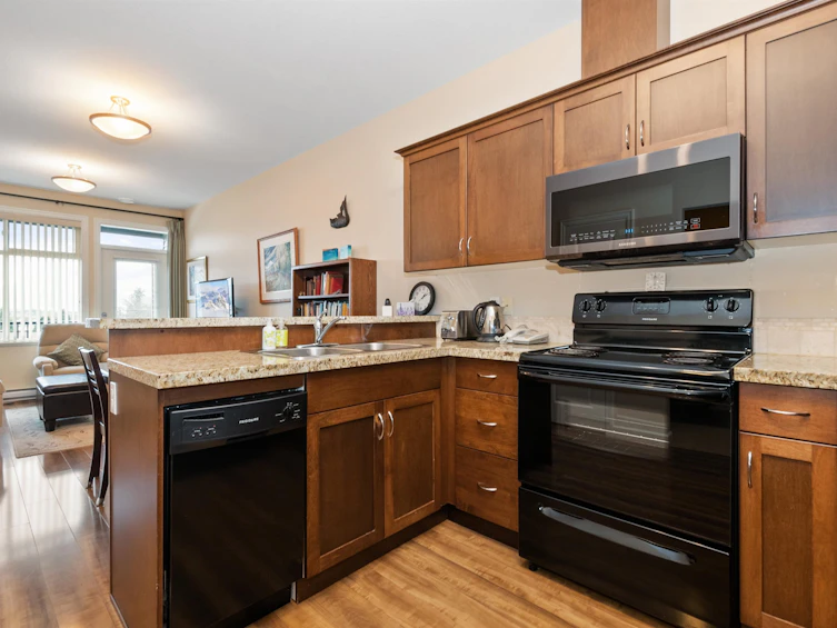 412-8531 Young Road, Chilliwack, BC, V2P 0E1 - 2