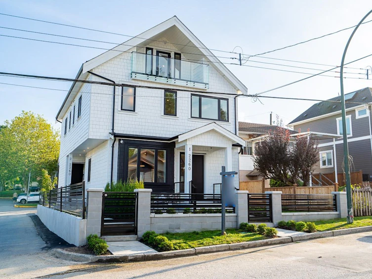 2-2260 E 25th Avenue, Vancouver, BC, V5N 2V8 - 2
