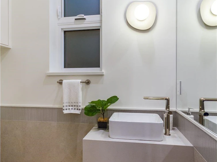 1-2320 Grant Street, Vancouver, BC, V5L 2Z9 - 11