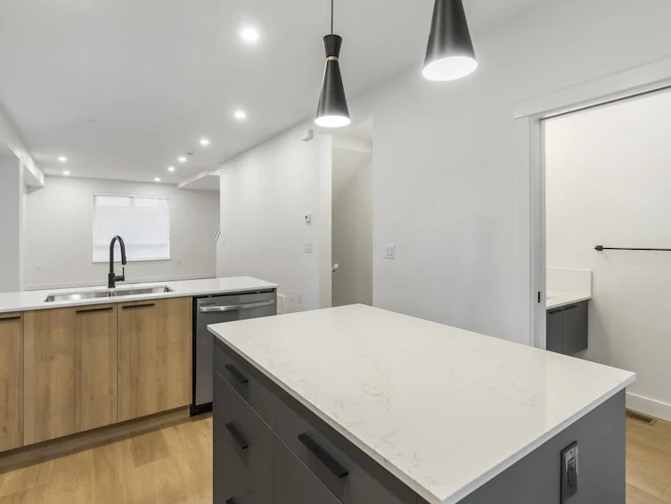 12-10527 155 Street, Surrey, BC, V3R 4K1 - 12