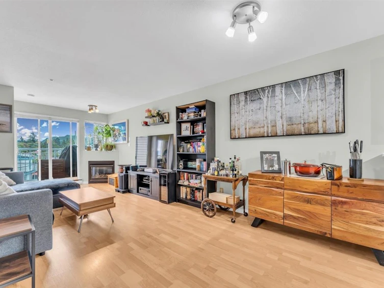 202-2973 Kingsway, Vancouver, BC, V5R 5J4 - 2