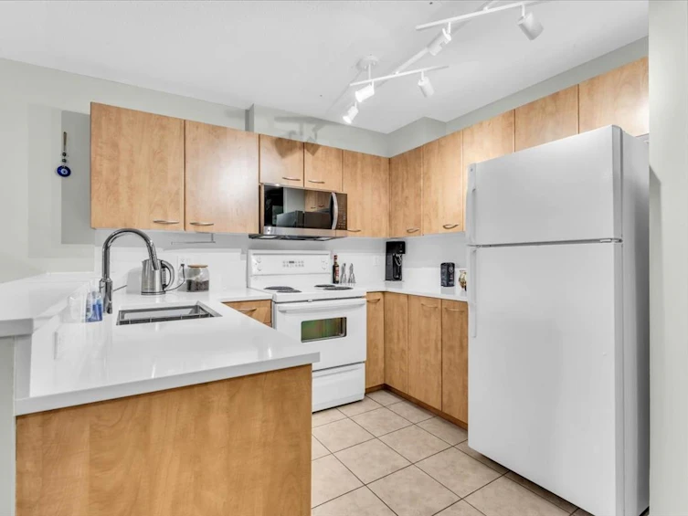 202-2973 Kingsway, Vancouver, BC, V5R 5J4 - 9