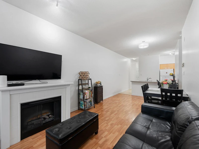 401 - 14859 100th Avenue, Surrey BC V3R 2V5