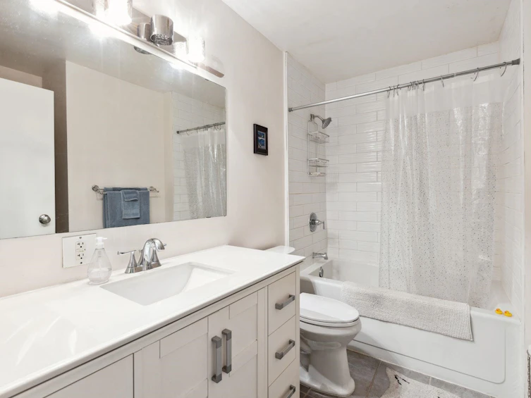 3394 William Avenue, North Vancouver, BC, V7K 2Z6 - 14