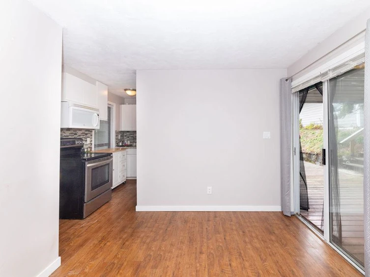639 Gibsons Way, Gibsons, BC, V0N 1V9 - 22
