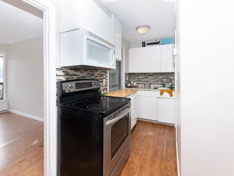639 Gibsons Way, Gibsons, BC, V0N 1V9 - 25